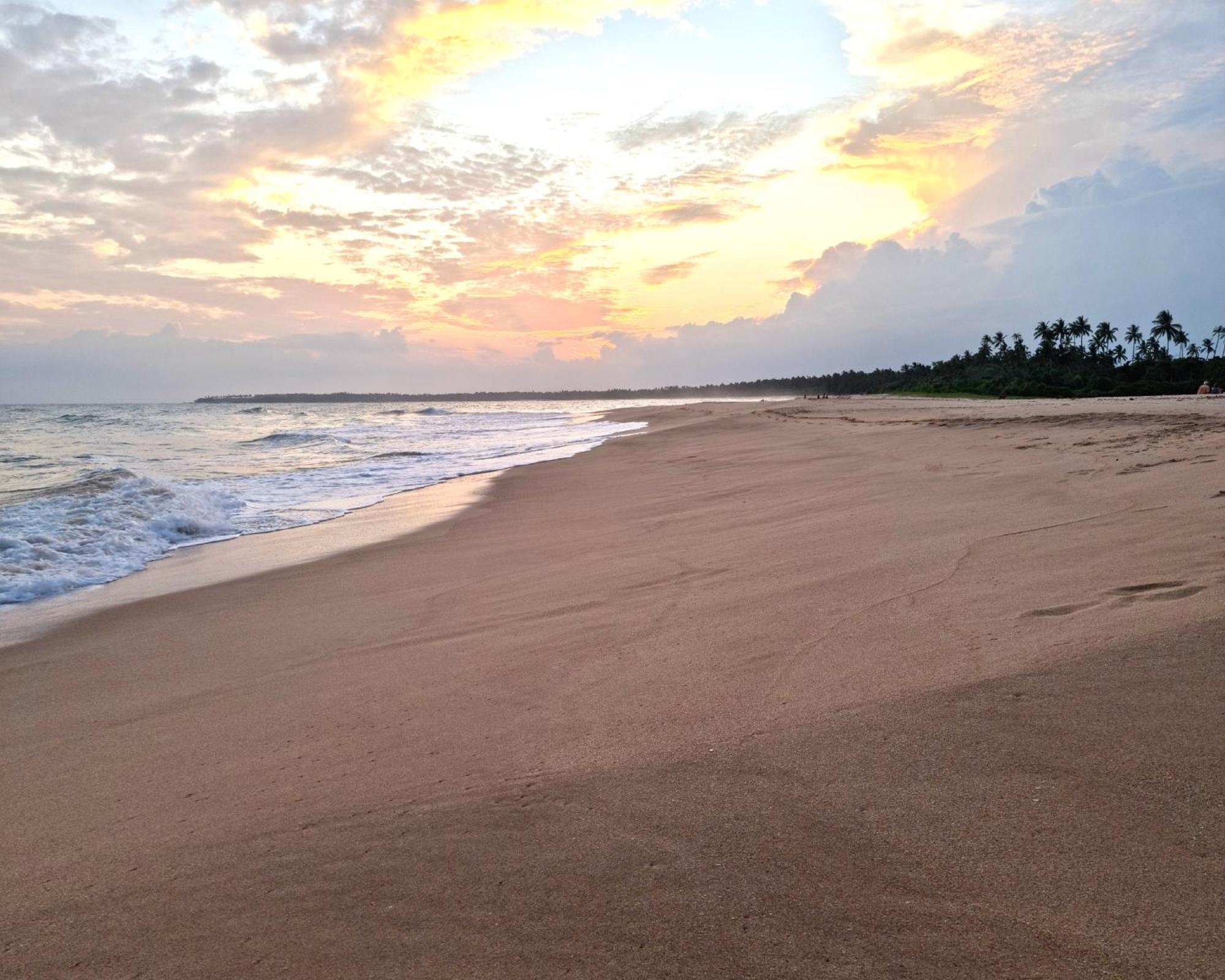 Arhimser Villa-Superb 4 Bedroom Beachfront For 8 In Ranna, Tangalle, Bb, Pool, Free Pick Up For 7 Night Stays Arriving Together, Serviced, Taxes Included Esterno foto